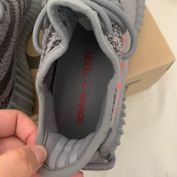 Yeezy 350 V2 - Picture 3 of 8